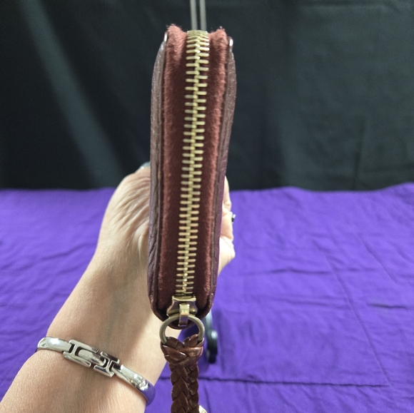 AUTHENTIC GUCCI GG LEATHER TASSEL LONG WALLET EUC - Picture 4 of 13